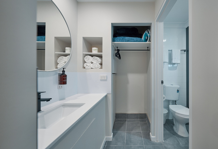 Bathroom 9