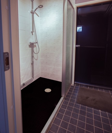 Bathroom 3, SBC Guesthouse, Lapland
