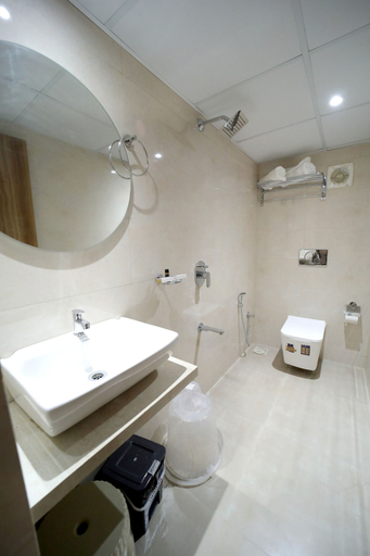 Bathroom 3, HOTEL ALFA EXECUTIVE, Mumbai Suburban
