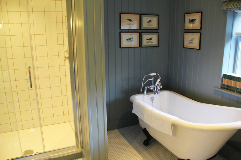 Bathroom 3, Bel & The Dragon Churt, Surrey