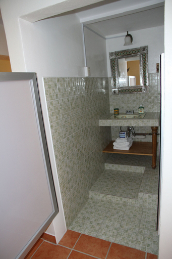 Bathroom 5, Casa Zuniga Extended Stay, Guanajuato
