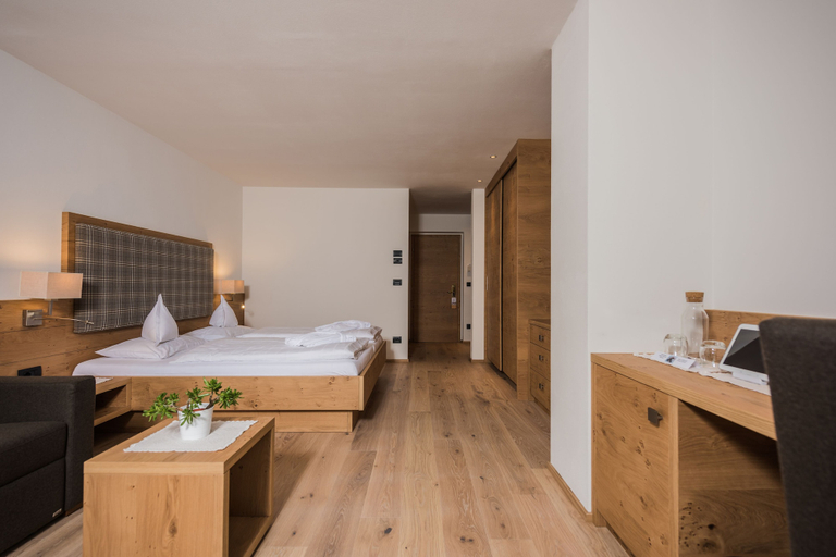 Bedroom 2, Hotel Royal, Bolzano