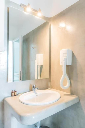 Bathroom 4, Paradise Beach Resort, South Aegean