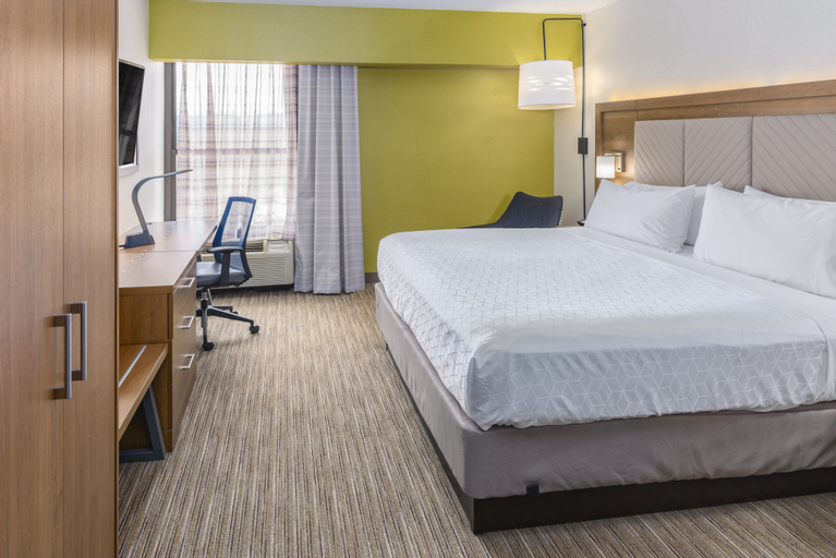Bedroom 3, Holiday Inn Express SOUTHINGTON, Hartford