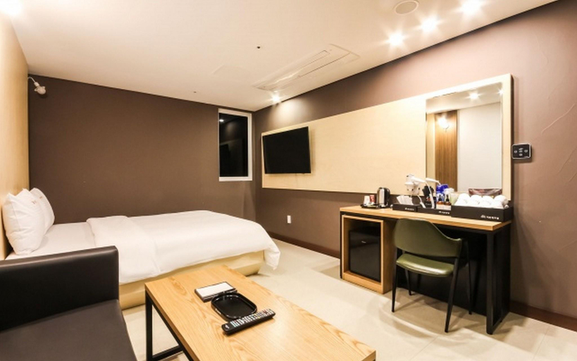 Bedroom 5, Jinju Chungmugongdong Firenze, Jinju