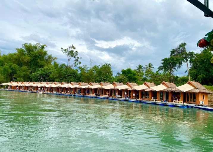 Sport & Beauty, m and r house,Meuang Feuang,Vangvieng,Laos, Feuang