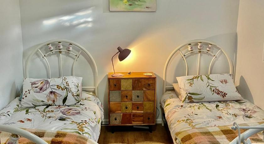 Katie's Cottage Perfectly Positioned All Round, Hepburn - East