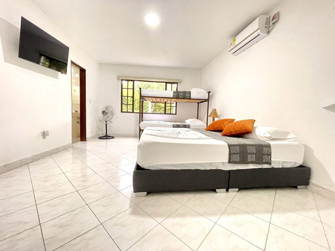 Bedroom 3, San Lorenzo, Melgar