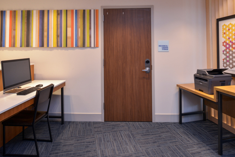 Bedroom 4, Holiday Inn Express SPRING HILL by IHG, Williamson