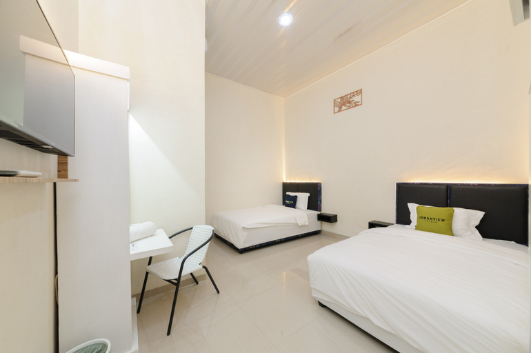 Urbanview Hotel Binwa Syariah Lampung by RedDoorz - Tap to explore photos