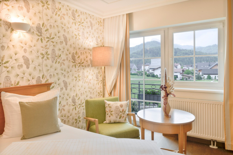 Bedroom 3, Waldhof Fuschlsee Resort, Salzburg Umgebung
