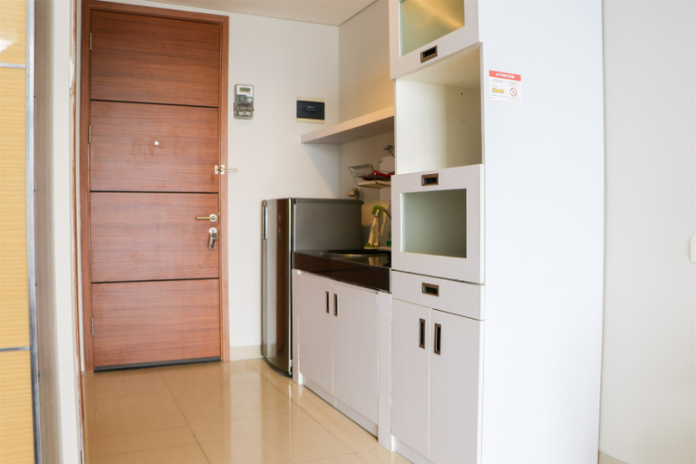 Others 4, Spacious and Strategic Studio Apartment at Dago Suites By Travelio, Bandung