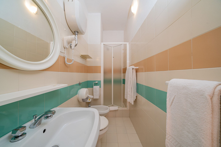 Bathroom 4, Marinaro, Olbia-Tempio