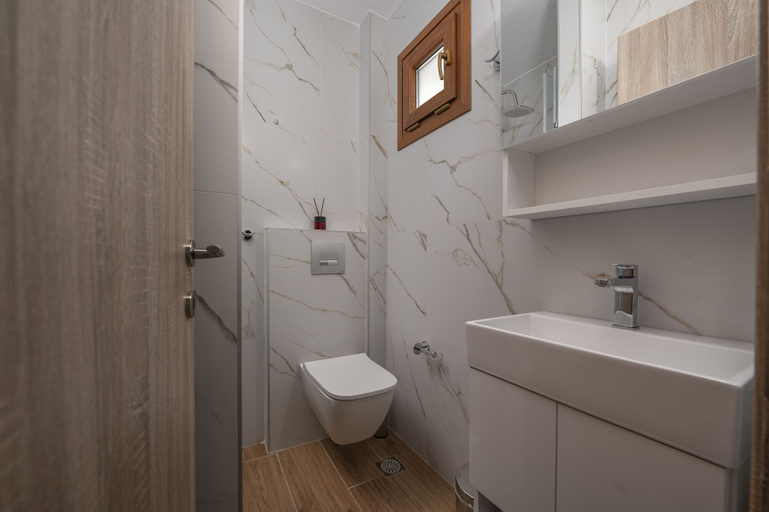 Bathroom 4, Esperanza Villas, Central Macedonia