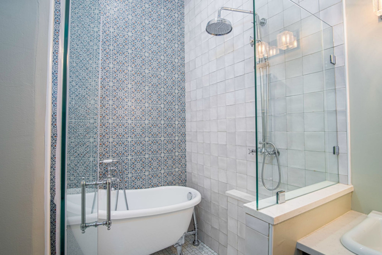 Bathroom 3, Exquisite Studio Guesthouse Near Downtown's Core!, Bexar