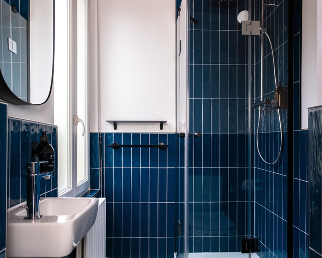 Bathroom 4, Hôtel Biskui, Hauts-de-Seine