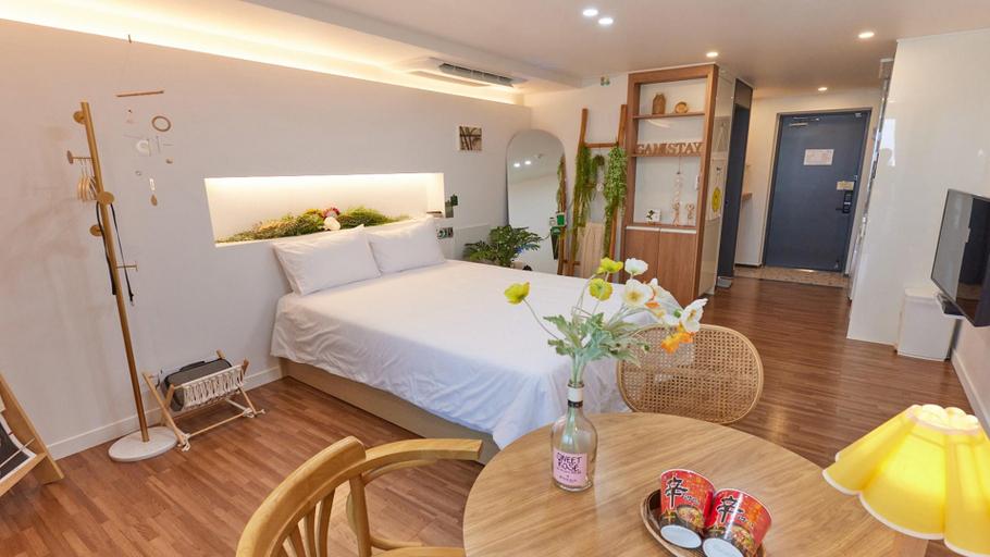 Others 4, Yeosu Stay and Healing, Yeosu