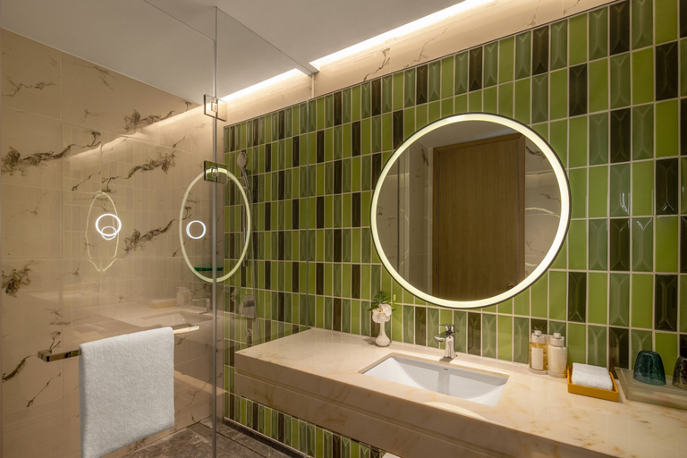 Bathroom 5, Holiday Inn Express QINGDAO JINSHUI by IHG, Qingdao