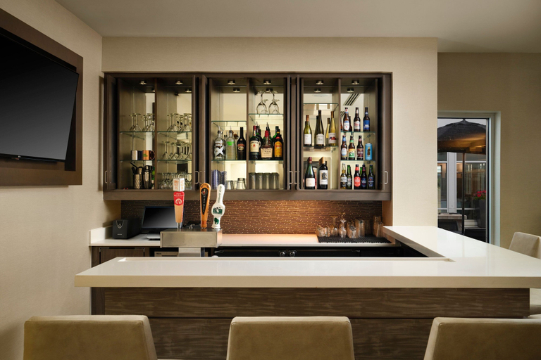 Food & Drinks 5, Residence Inn by Marriott Green Bay Downtown, Brown
