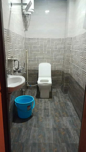 Bathroom, iROOMZ Lake View Palace, Hyderabad