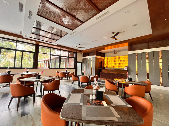 Food & Drinks 5, The Silver Sky Hotels and Resorts, Chikmagalur