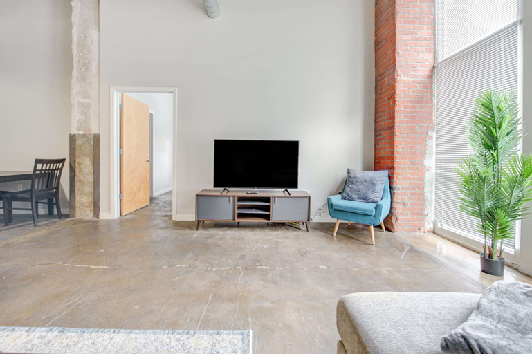 Others 5, Luxury Historic Loft with Gym, Kansas City