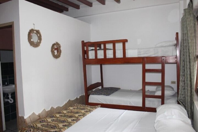 Bedroom 3, Hostal Machalilla, Puerto López