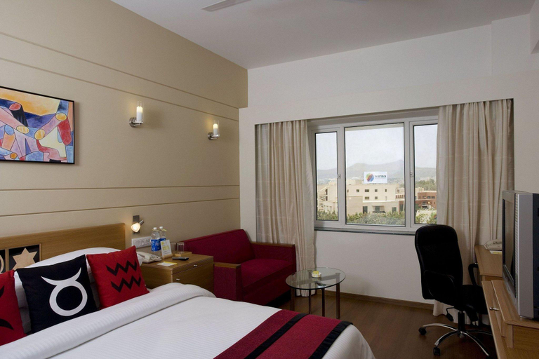 Bedroom, Lemon Tree Hotel Hinjawadi, Pune