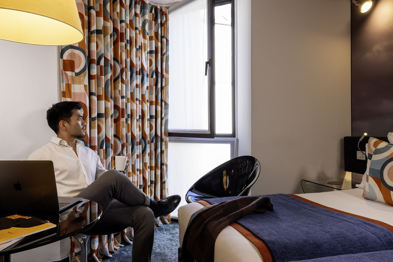 Bedroom 3, 7 Eiffel by Malone, Paris