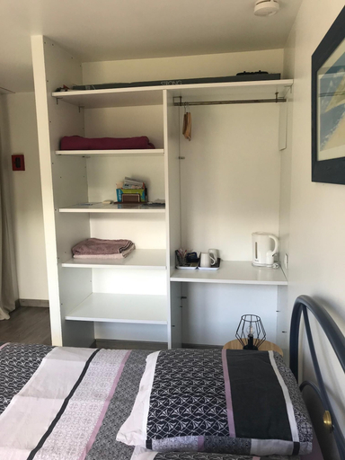 Bathroom 5, Lavoisier, Côtes-d'Armor