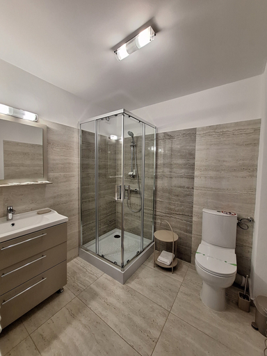 Bathroom 5, TREND, Arad