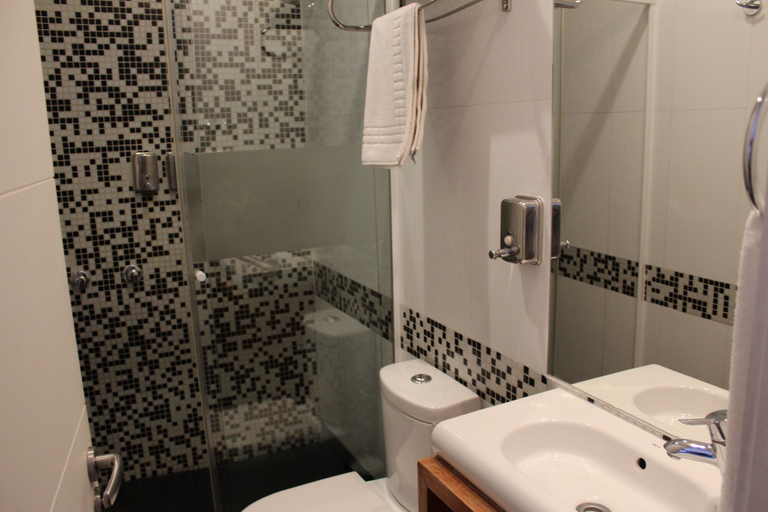 Bathroom 3, GUANAKO, Santiago