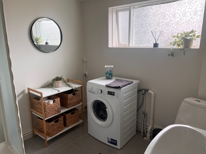 Bathroom, Akey, Akureyri