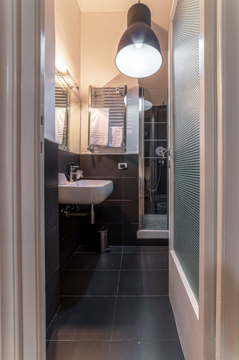 Bathroom 5, Azzurra B&B, Roma