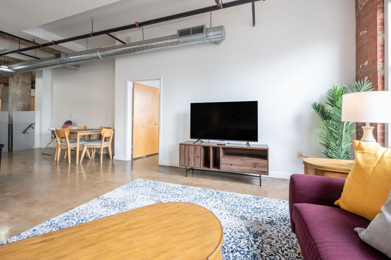 Others 3, Luxury Historic Loft with Gym, Kansas City
