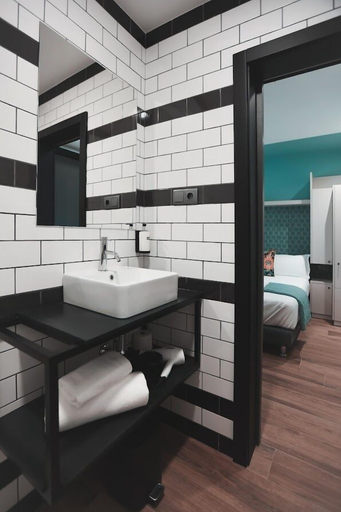 Bathroom 5, Alma Candida, Valença