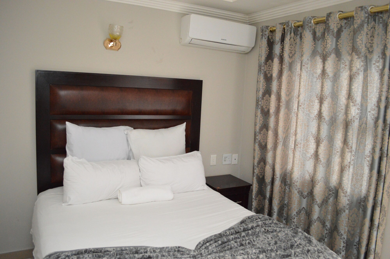 Bedroom 4, Emirates Garden Lodge, Ekurhuleni