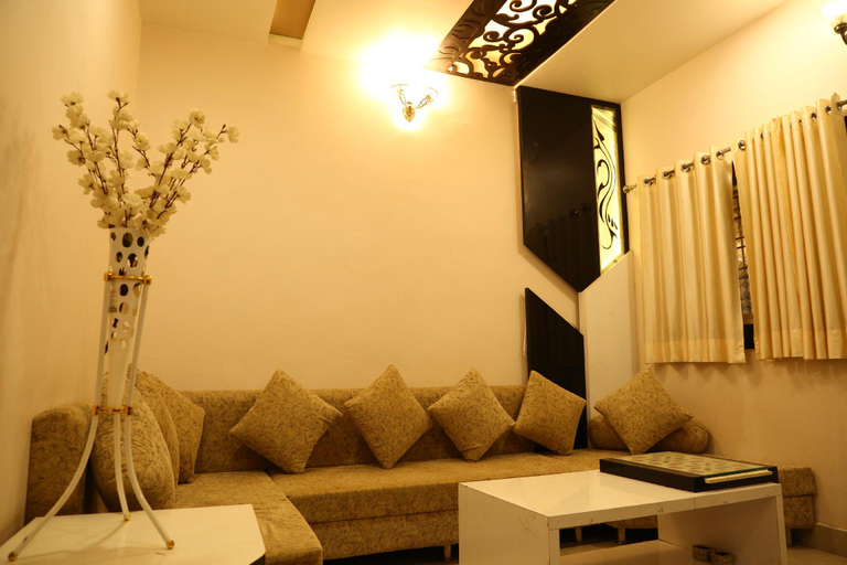 Others 5, Hotel GK Jain, Guna