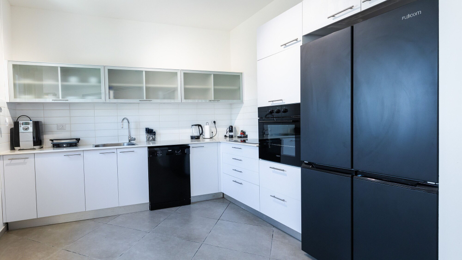 Others 5, SeaFront Luxurious 3 BR Apartment