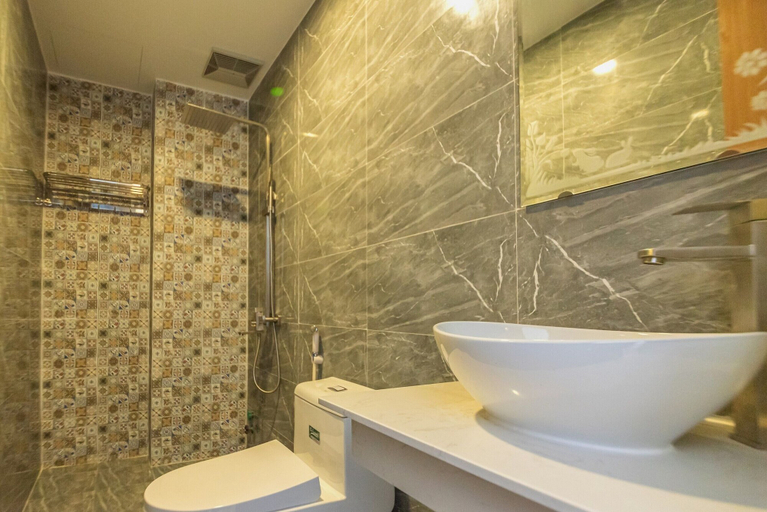 Bathroom 4, Hoi An Lazy Bear Hostel, Da Nang
