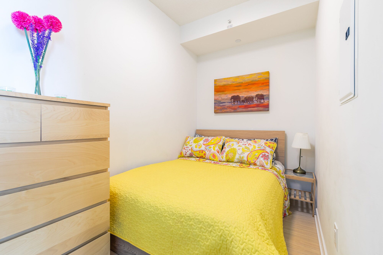 Bedroom 3, Simply Comfort Stunning Downtown Condos, Toronto