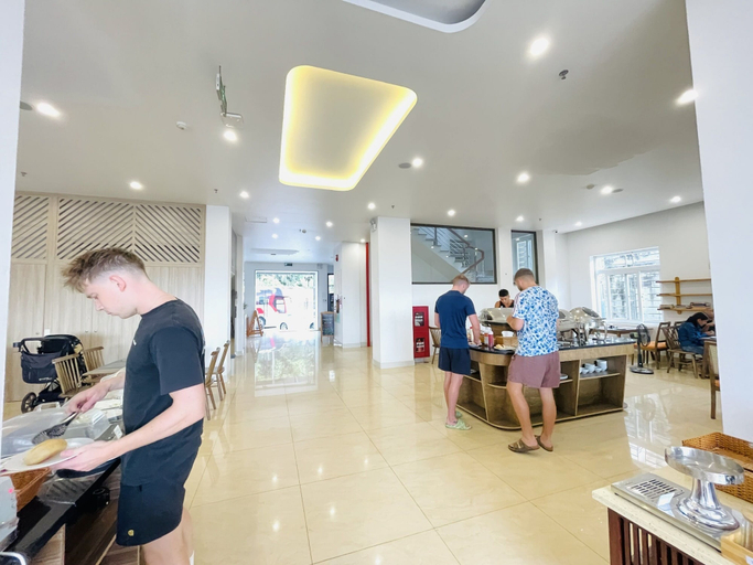 Food & Drinks 5, The Light Hotel, Hạ Long