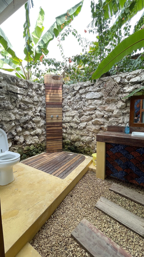Bathroom 4, Atii Garden Bungalows, Kaskazini 'A'
