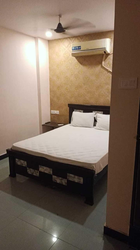 Bedroom 2, iROOMZ Lake View Palace, Hyderabad
