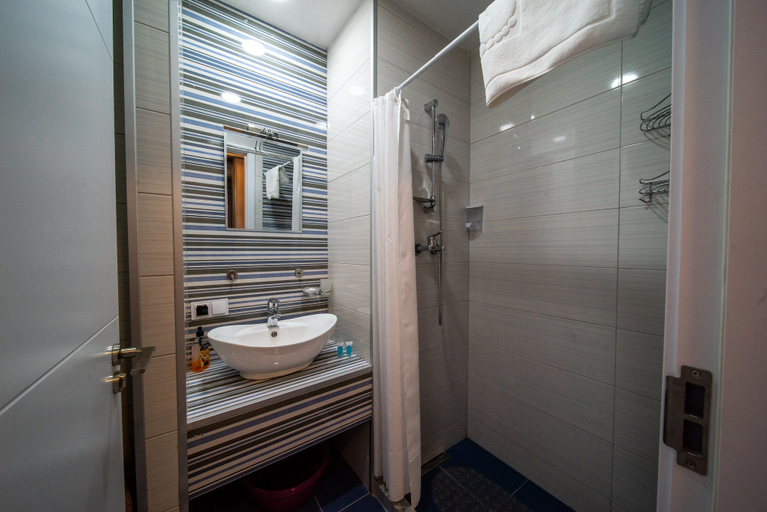 Bathroom 3, Loft 1 apartments New Gudauri, Dusheti