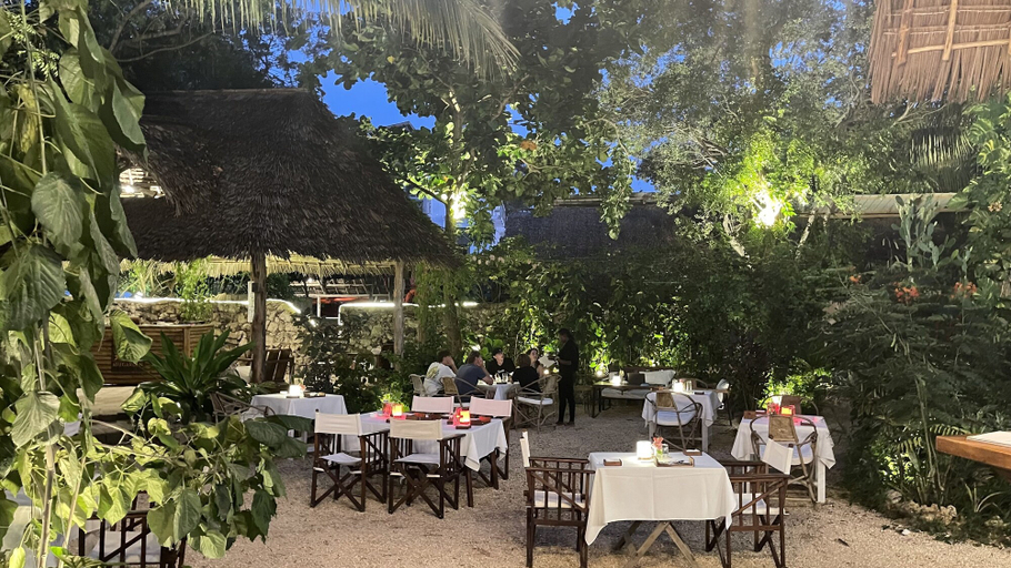 Food & Drinks 5, Atii Garden Bungalows, Kaskazini 'A'