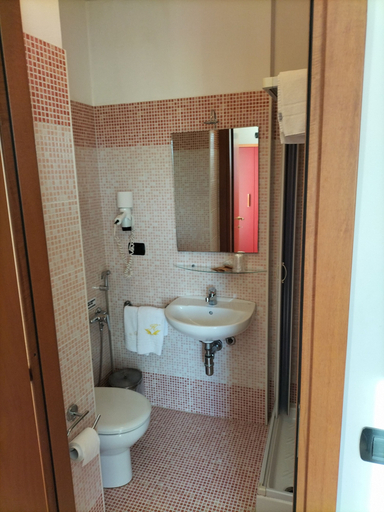 Bathroom 5, Hotel della Volta, Brescia