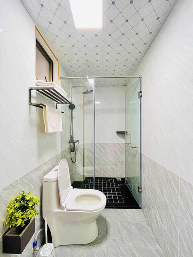 Bathroom 2, Lux Suites Gold Park Apartments Kilimani, Dagoretti North