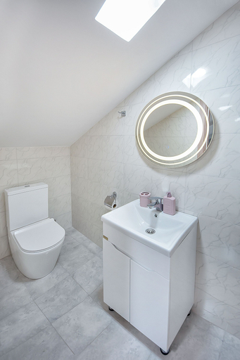 Bathroom 5, H&B apartments Agmashenebeli II, Tbilisi