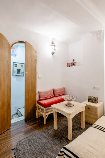 Others 4, Studio Tnaker, Tanger-Assilah
